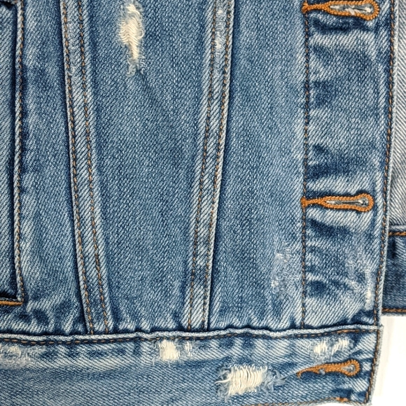 Distressed Jean Jacket - Garage - Picture 4 of 10